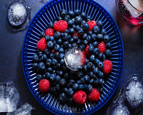 mixed berries strawberries blueberries