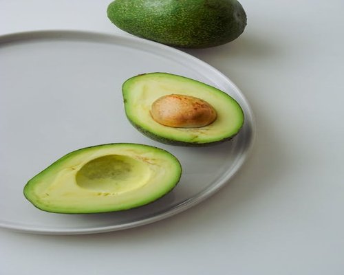 ripe avocado halves